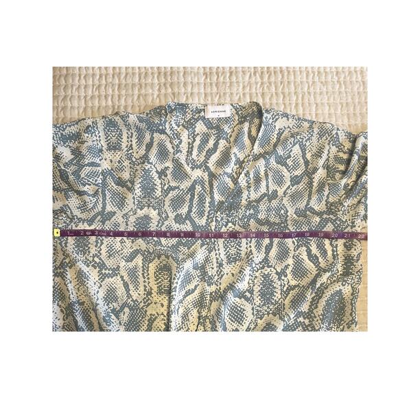Adrienne Snakeskin Print Blouse Wide flowy Sleeves Size M - Picture 5 of 6